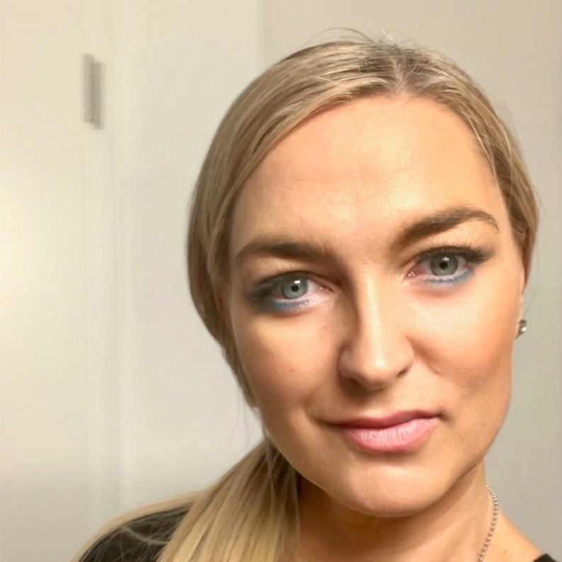 Allianz Versicherung Julianna Archut Friedrichshafen - Julianna Archut