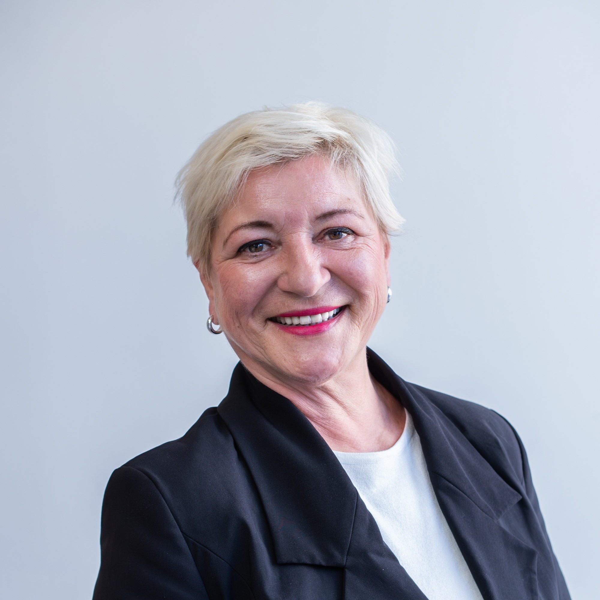 Allianz Versicherung Cagan Bircan Berlin - Elke Jahn Büroleitung