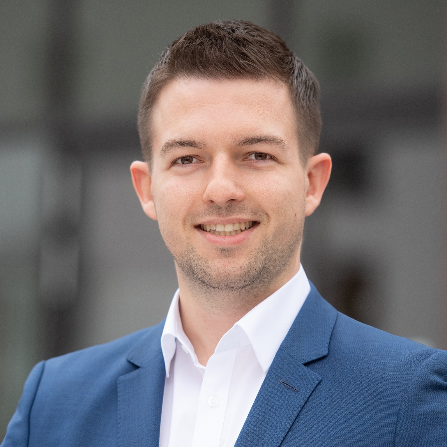 Allianz Versicherung Lisa Brückl Neutraubling - Fabian Hölzl