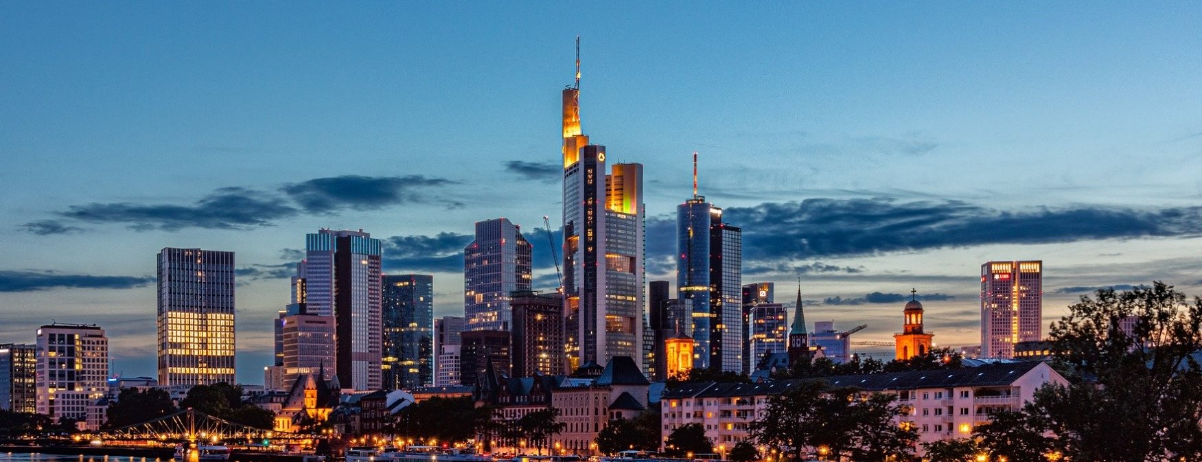 Allianz Versicherung Tasan Calic Frankfurt am Main - Frankfurt Skyline