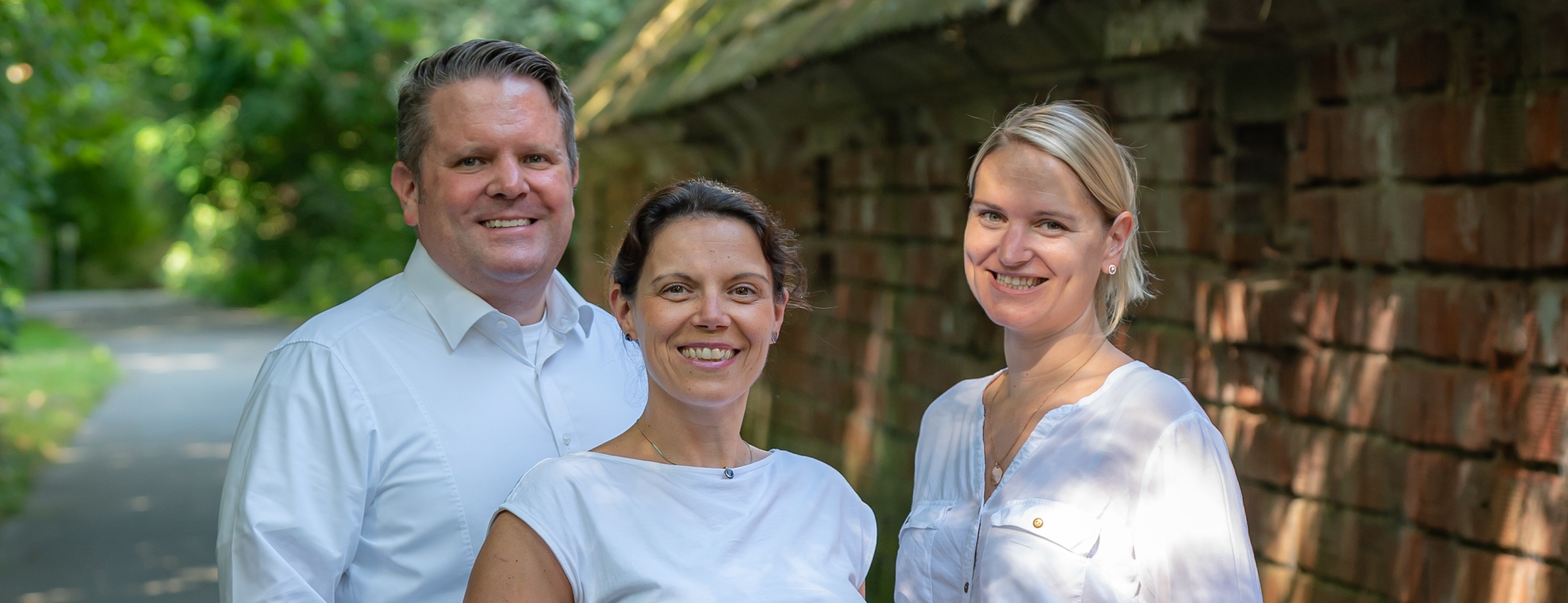 Allianz Versicherung Dahm und Dahm GbR Groß-Gerau - Trio im Grünen, Allianz, Mitarbeiter, Dahm