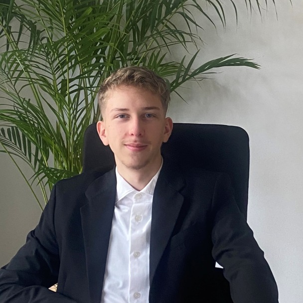 Allianz Versicherung Bastian Guggenberger Augsburg - Fabian Pappenheim Azubi