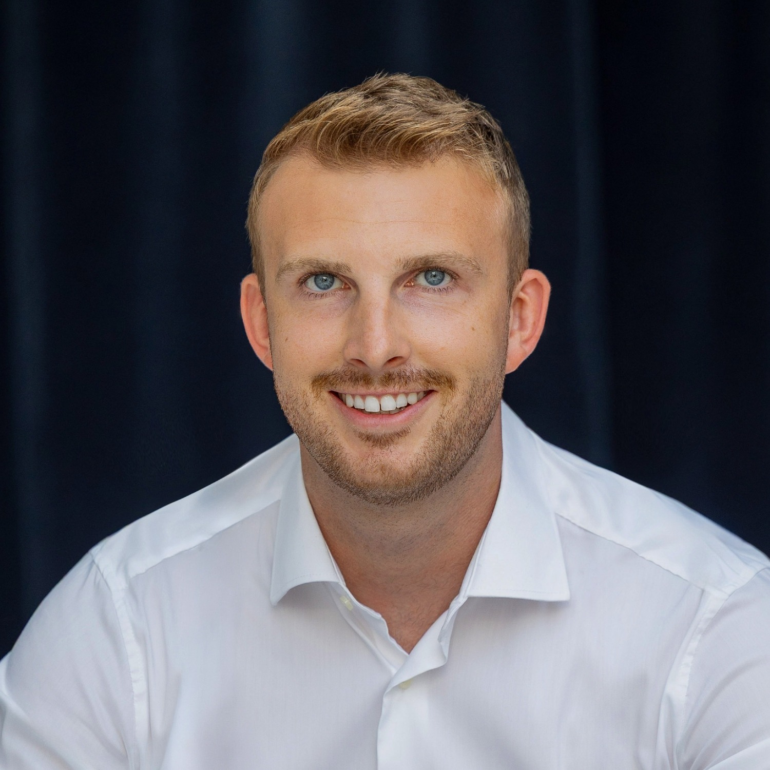 Allianz Versicherung Reiner Kampfl Arnstorf - Max Ramet