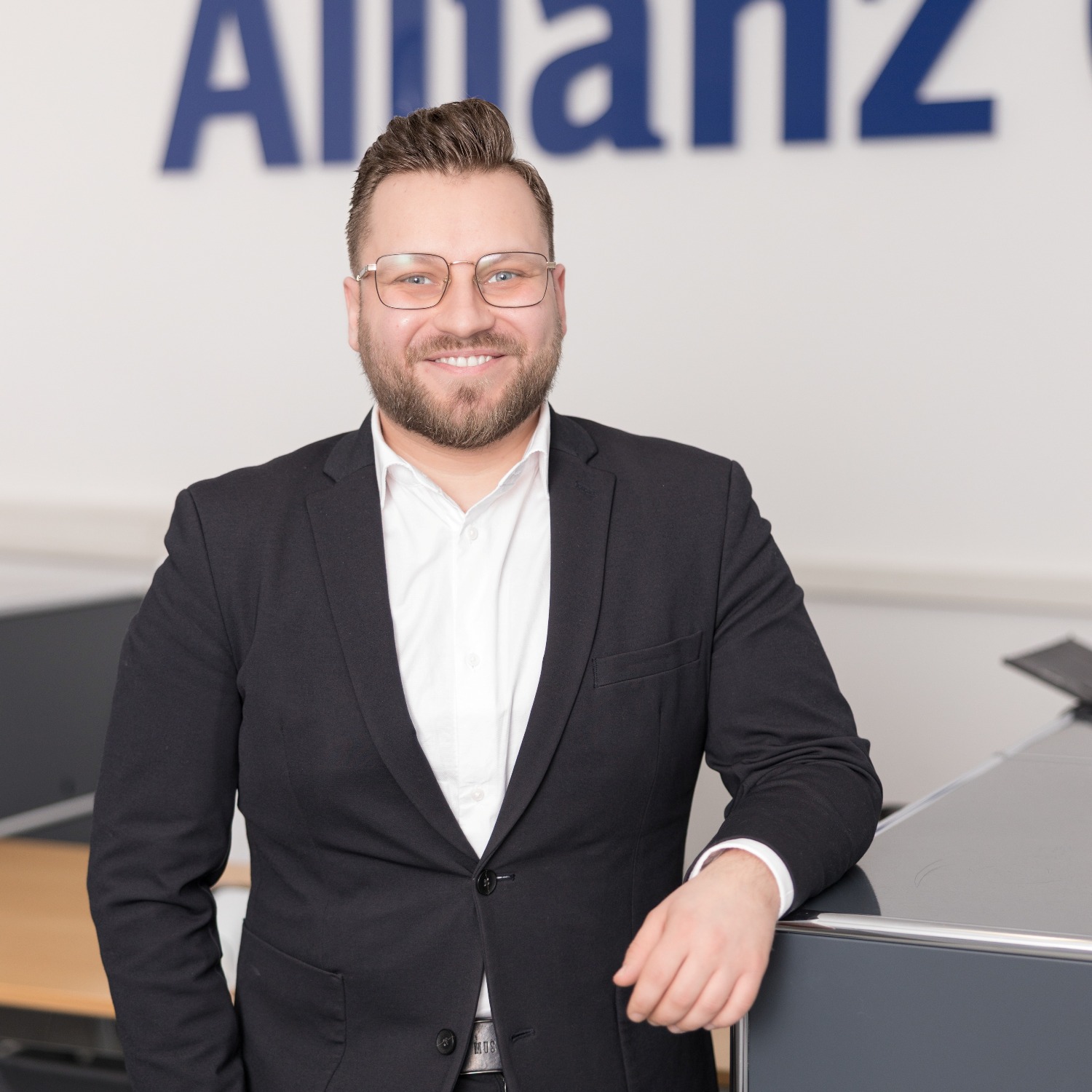 Allianz Versicherung Helmut Riepl Gersthofen - Kevin Boger
