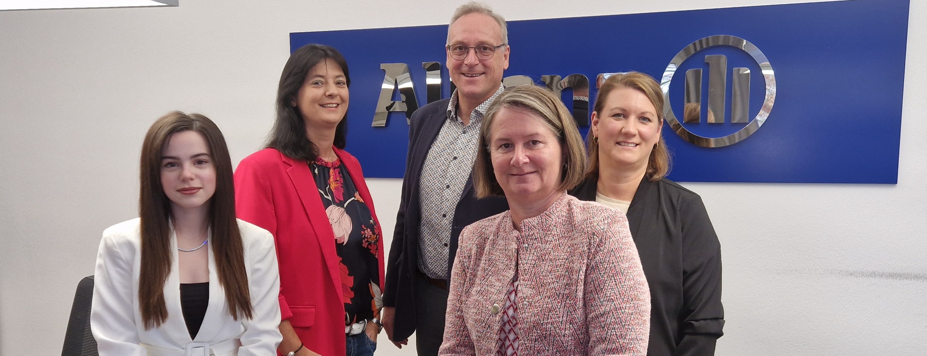 Allianz Versicherung Christian Scheitzeneder Taufkirchen - Unser Team, immer für Sie da.