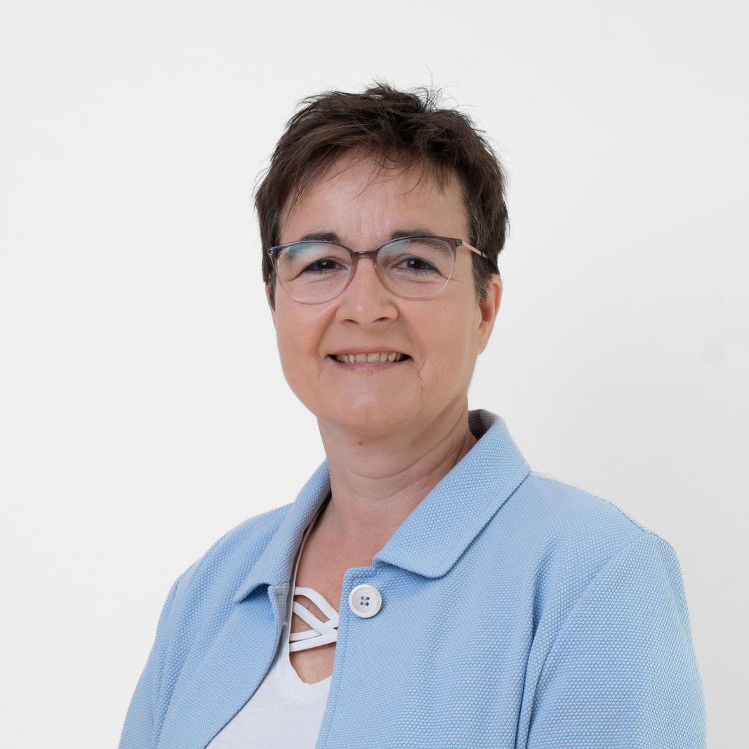 Karen Distel Allianz Versicherung Schwaiger OHG Aichach - Karen Distel