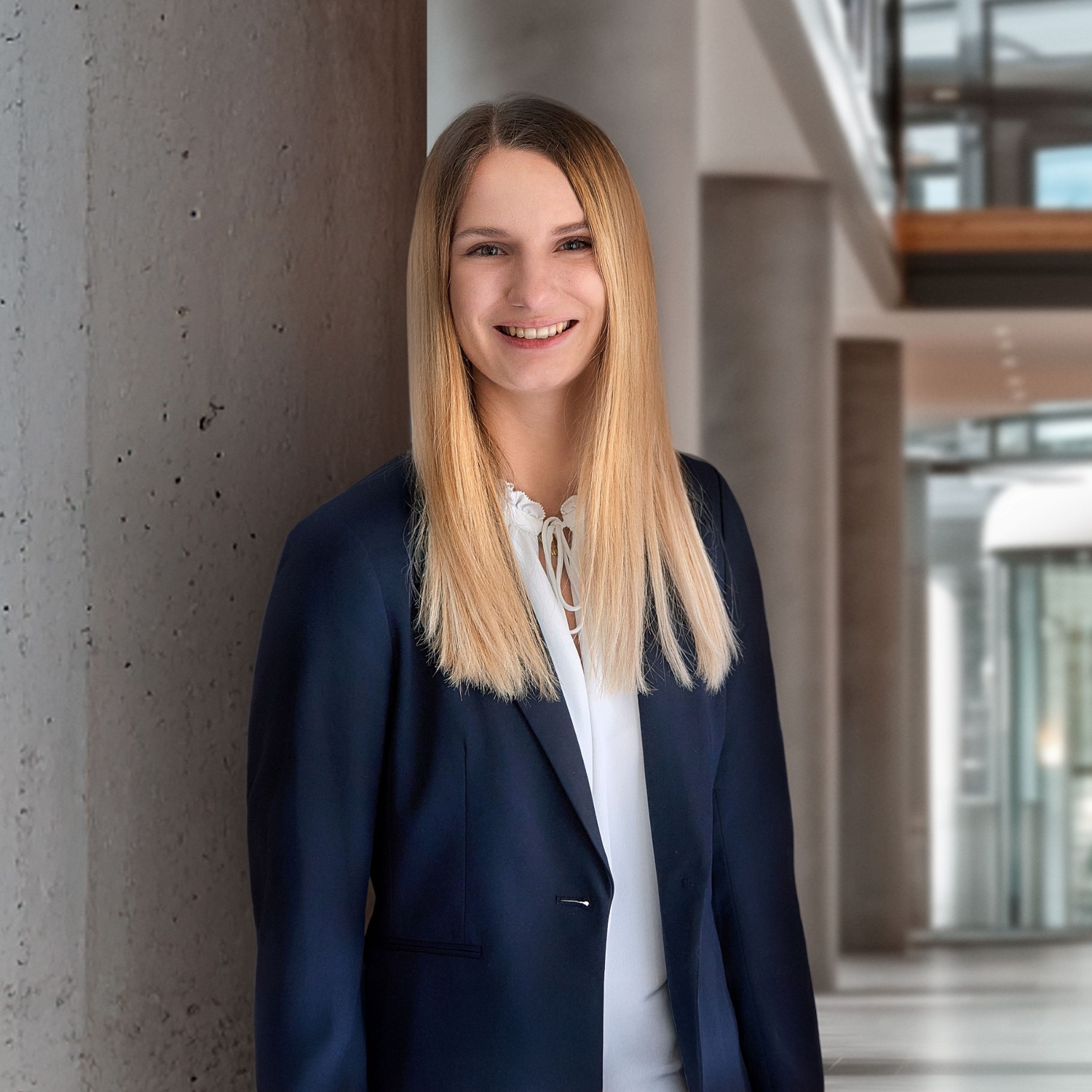 Allianz Versicherung Senftl OHG Ampfing - Carina Hacker