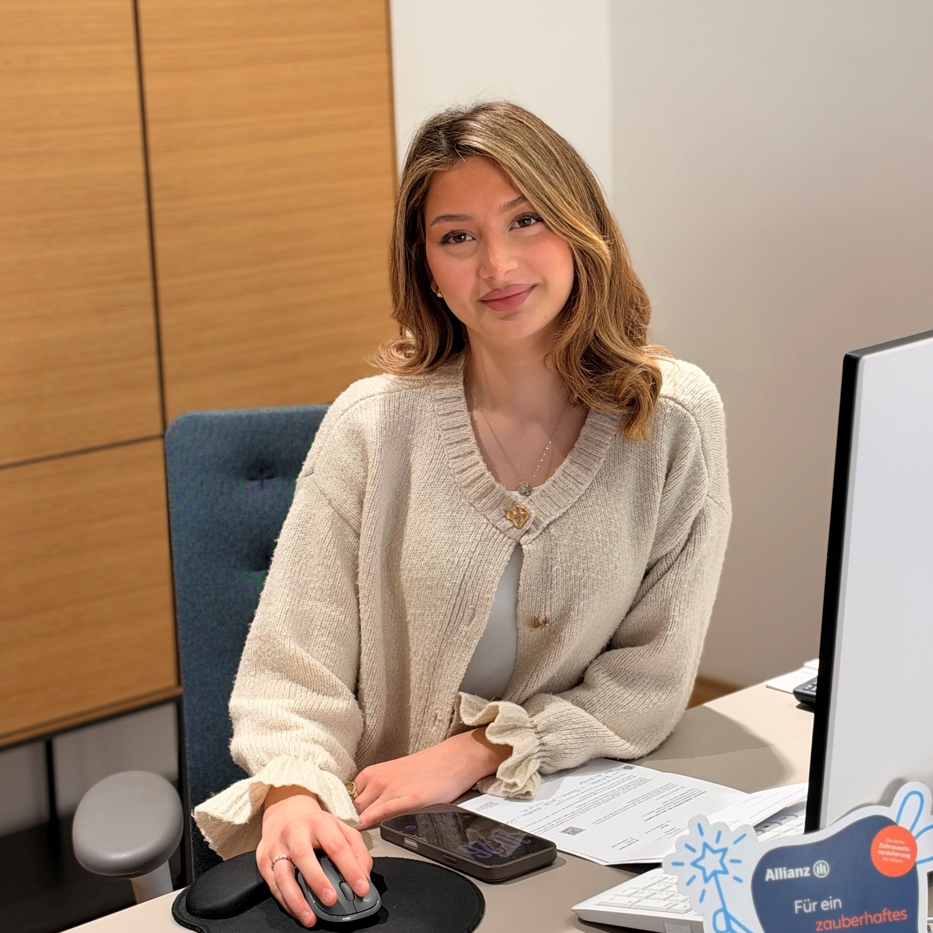 Allianz Versicherung Christopher Vochazer Memmingen - Laura Kolbucaj