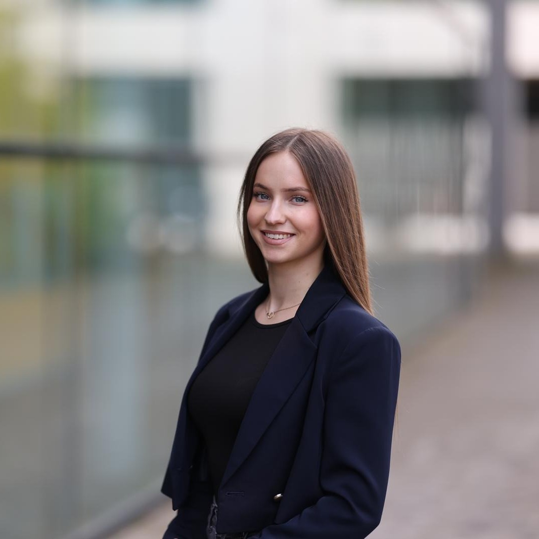 Allianz Versicherung Alexandra Ghereg Erfurt - #Allianz#Versicherng#Finanzanlagen #Erfurt#Büro#Kfz#Firmen#Geschäft#Gut#jungeleute#Vorort#Digital#Beratung#Kunden