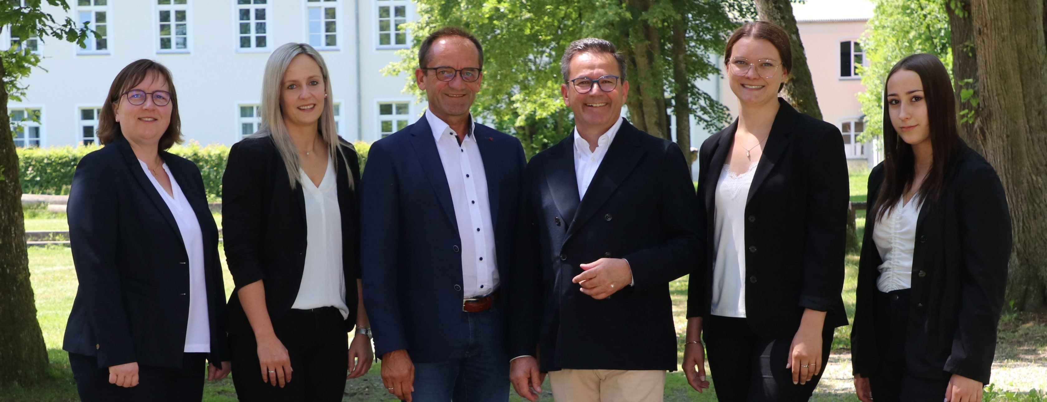 Allianz Versicherung Manzinger-Huettner Allianz Manzinger OHG Eggenfelden - Unser Team für Ihre Anliegen