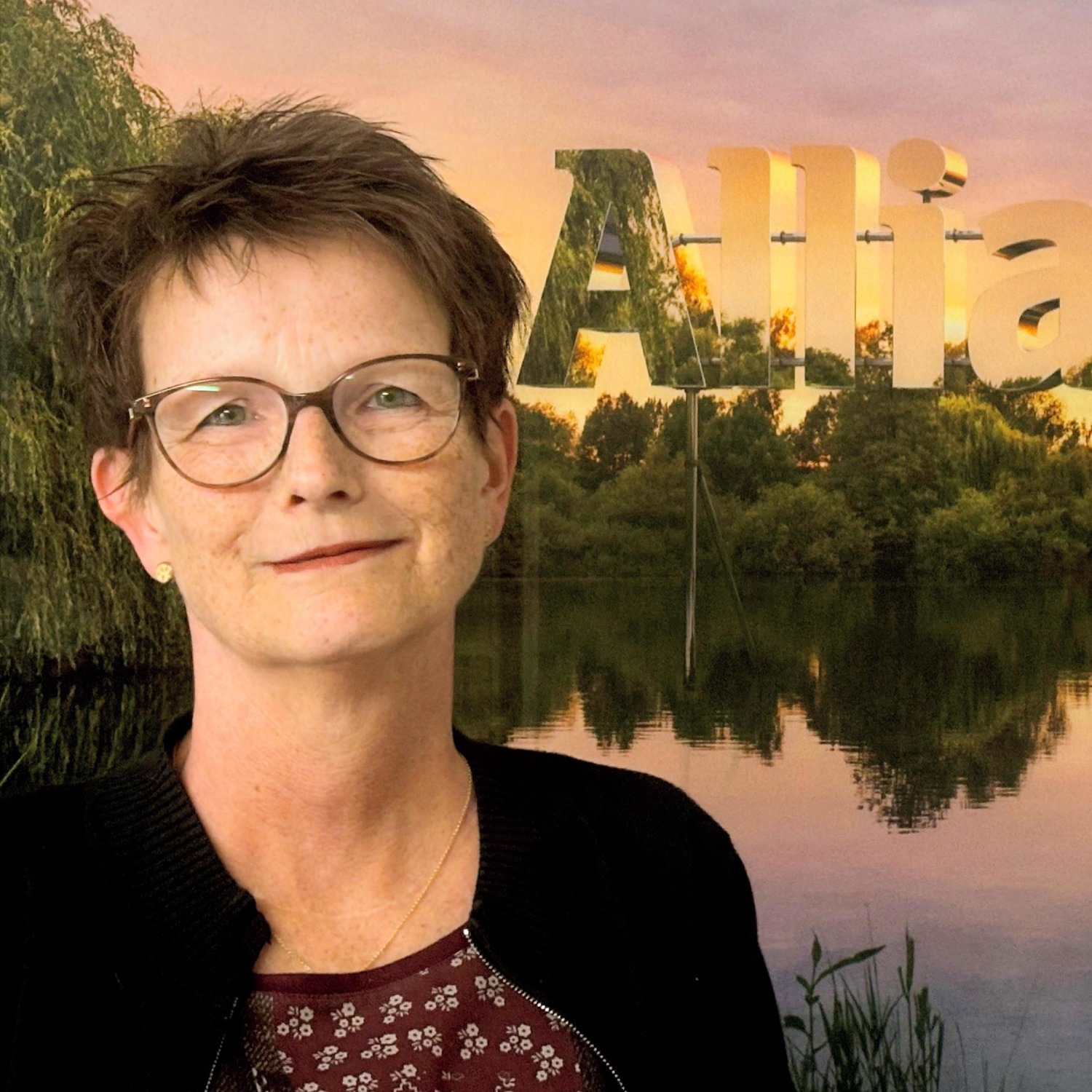 Allianz Versicherung Anke Heitzmann Magdeburg - Team Foto Sonja 
