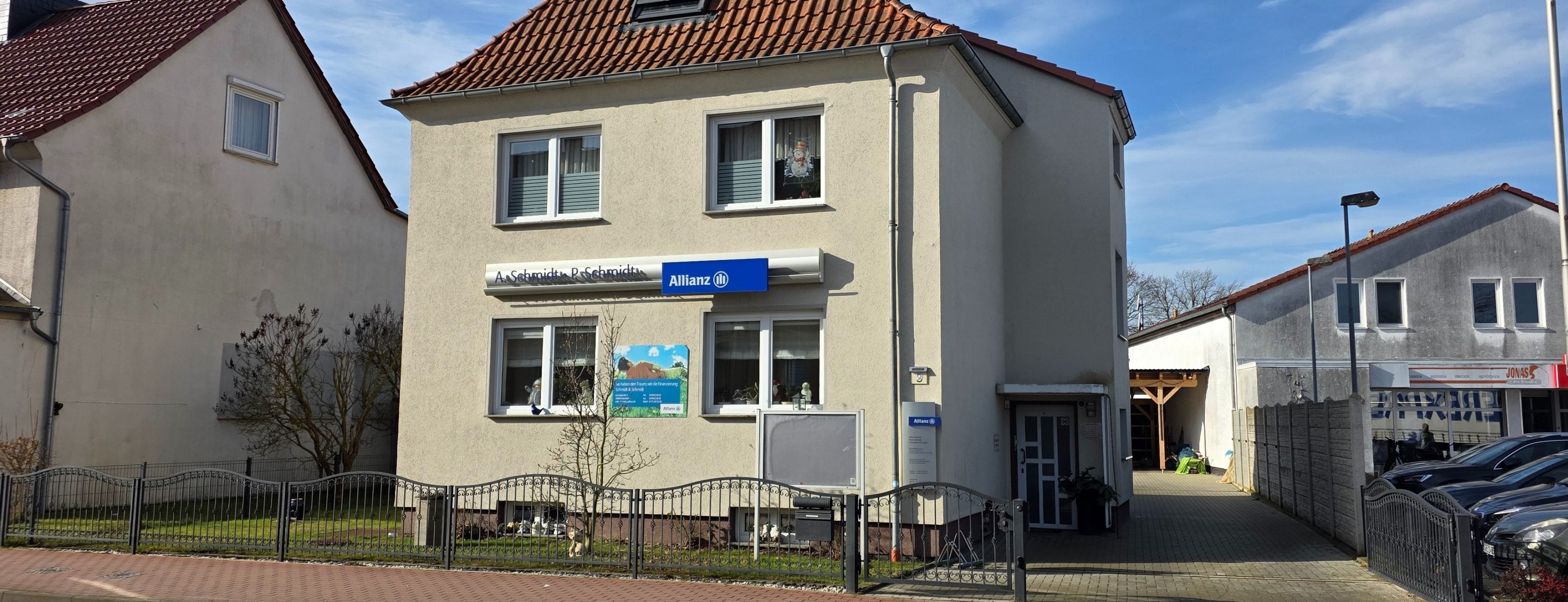 Allianz Versicherung Anke Schmidt Oebisfelde - Allianz Agentur Schmidt & Schmidt  Hausansicht