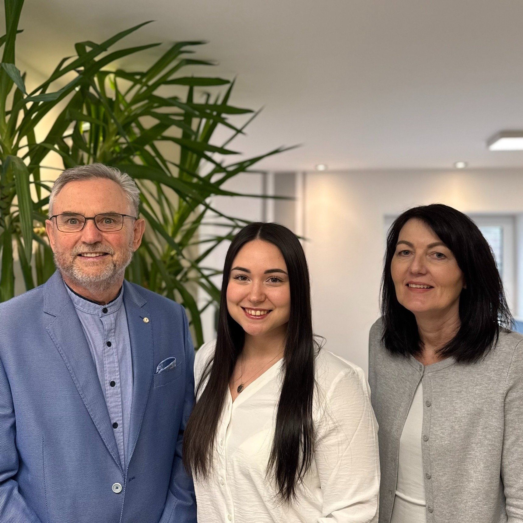 Allianz Versicherung Anna-Maria Ogir Walkertshofen - Allianz Anna-Maria Ogir Team