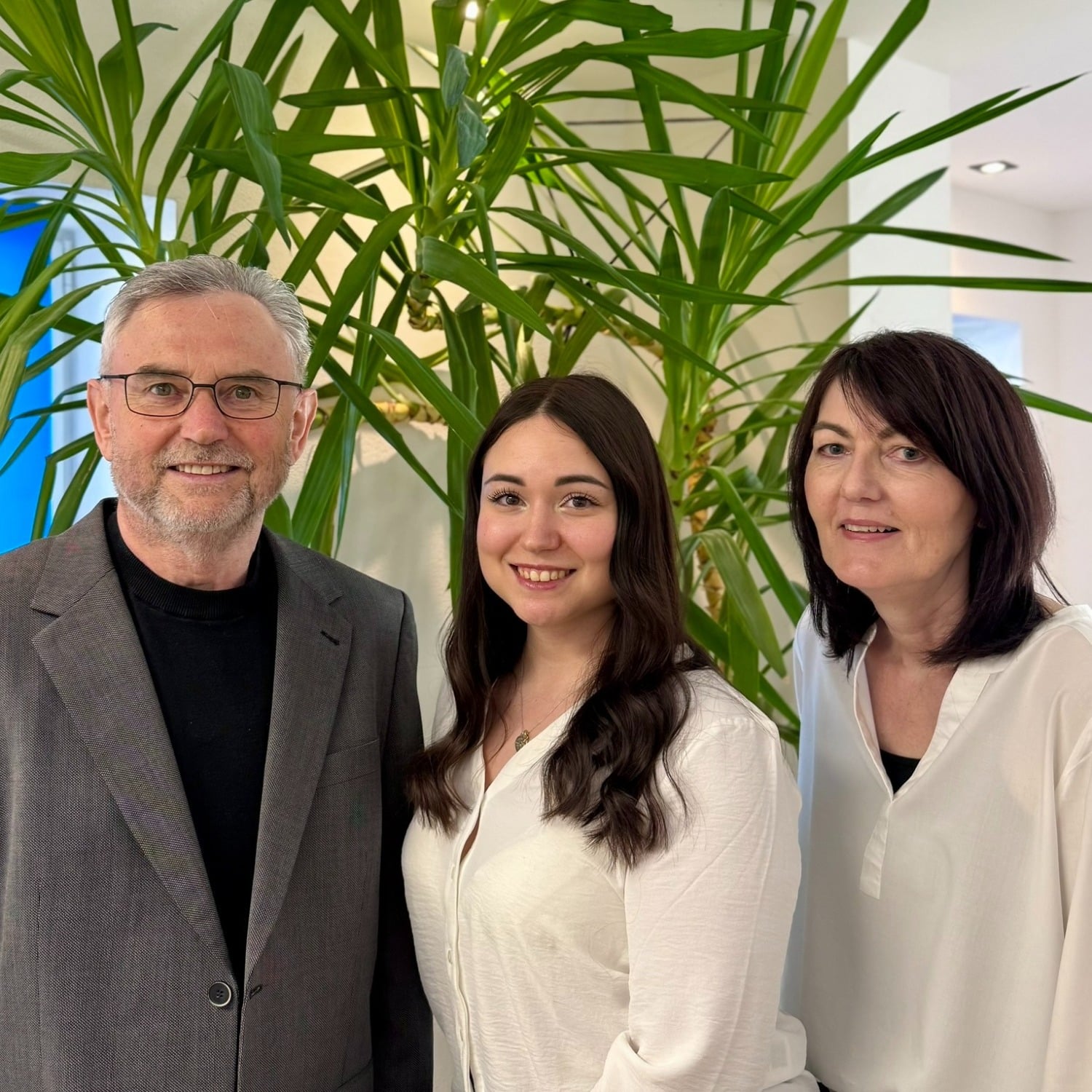 Allianz Versicherung Anna-Maria Ogir Walkertshofen - Allianz Anna-Maria Ogir Team
