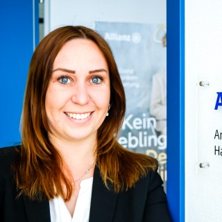 Allianz Versicherung Annalena Knorr Hückelhoven - Hund