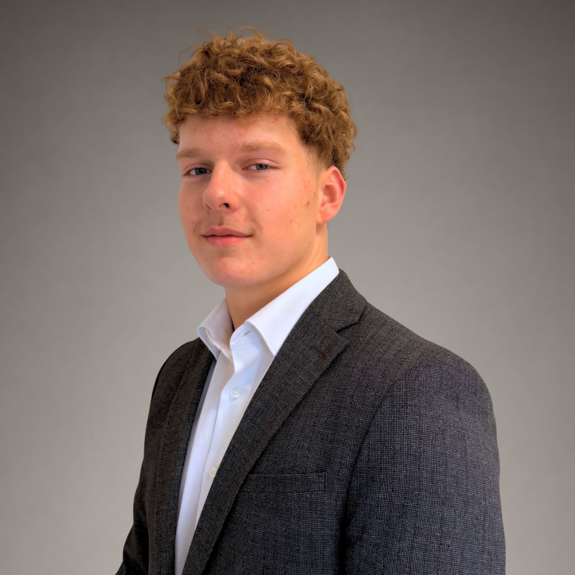 Allianz Versicherung R.Bächle OHG Offenburg - Auszubildender Aaron Bohnsack Allianz Offenburg Versicherungen Azubi 