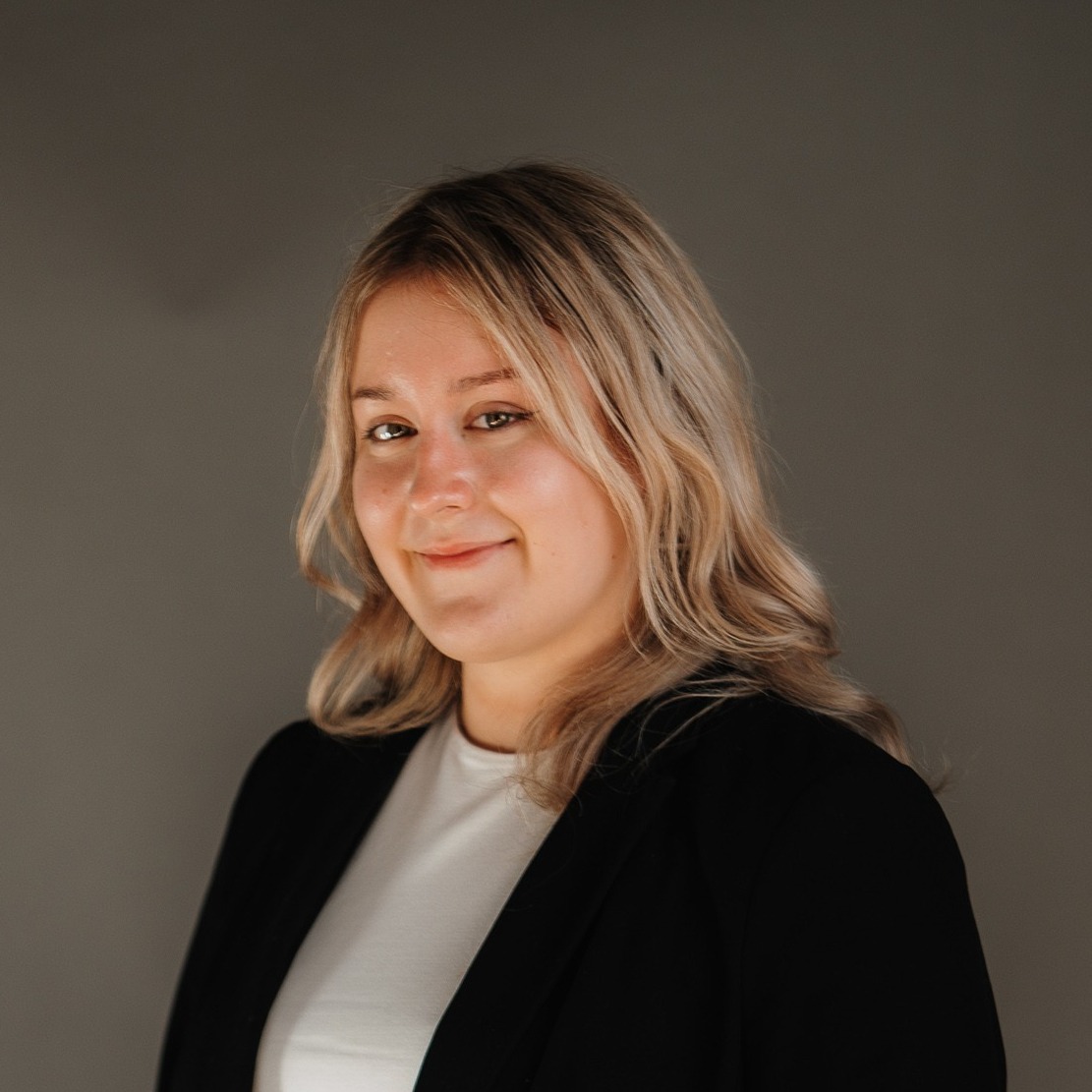 Allianz Versicherung R.Bächle OHG Offenburg - Allianz Offenburg Auszubildende Maria Olma Bächle 