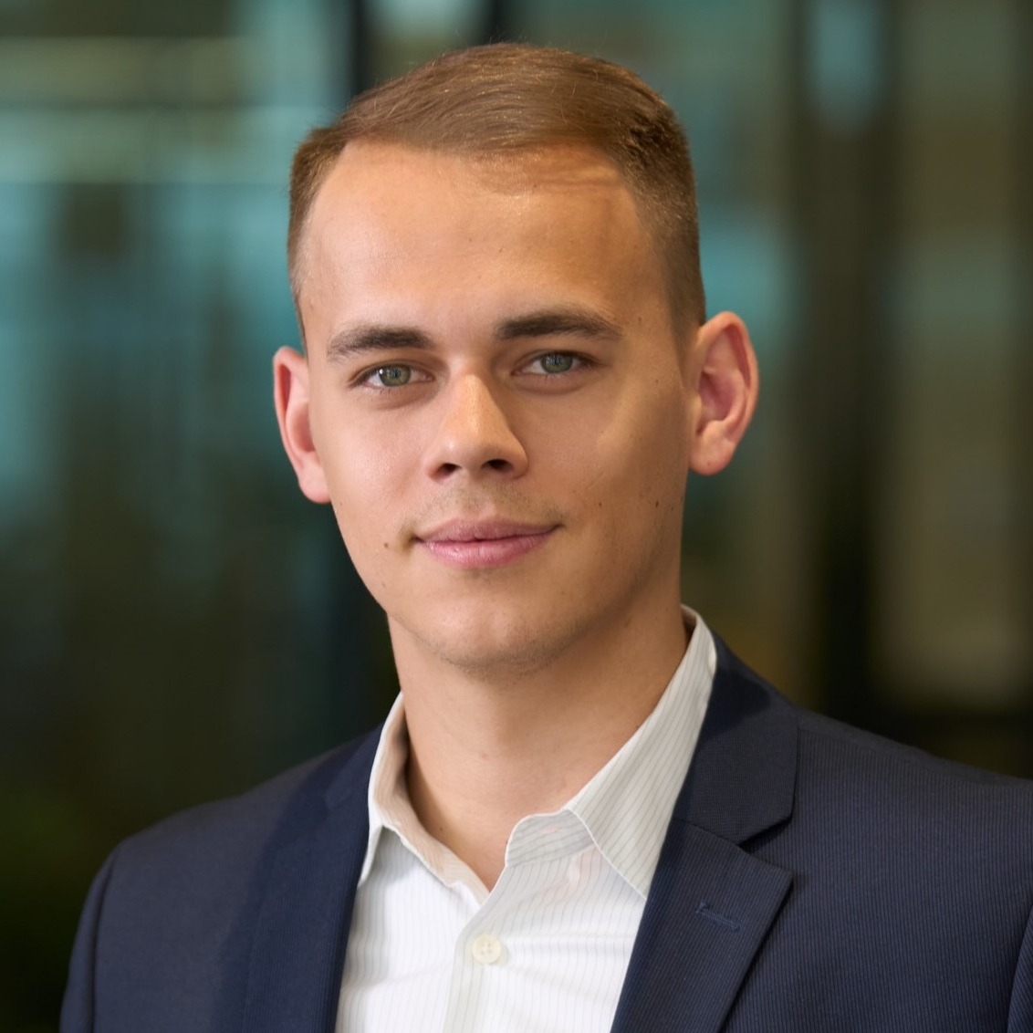 Allianz Versicherung Versicherungs-Finanzhaus Ballwanz KG GF Roman Ballwanz Berlin - Leroy Popp