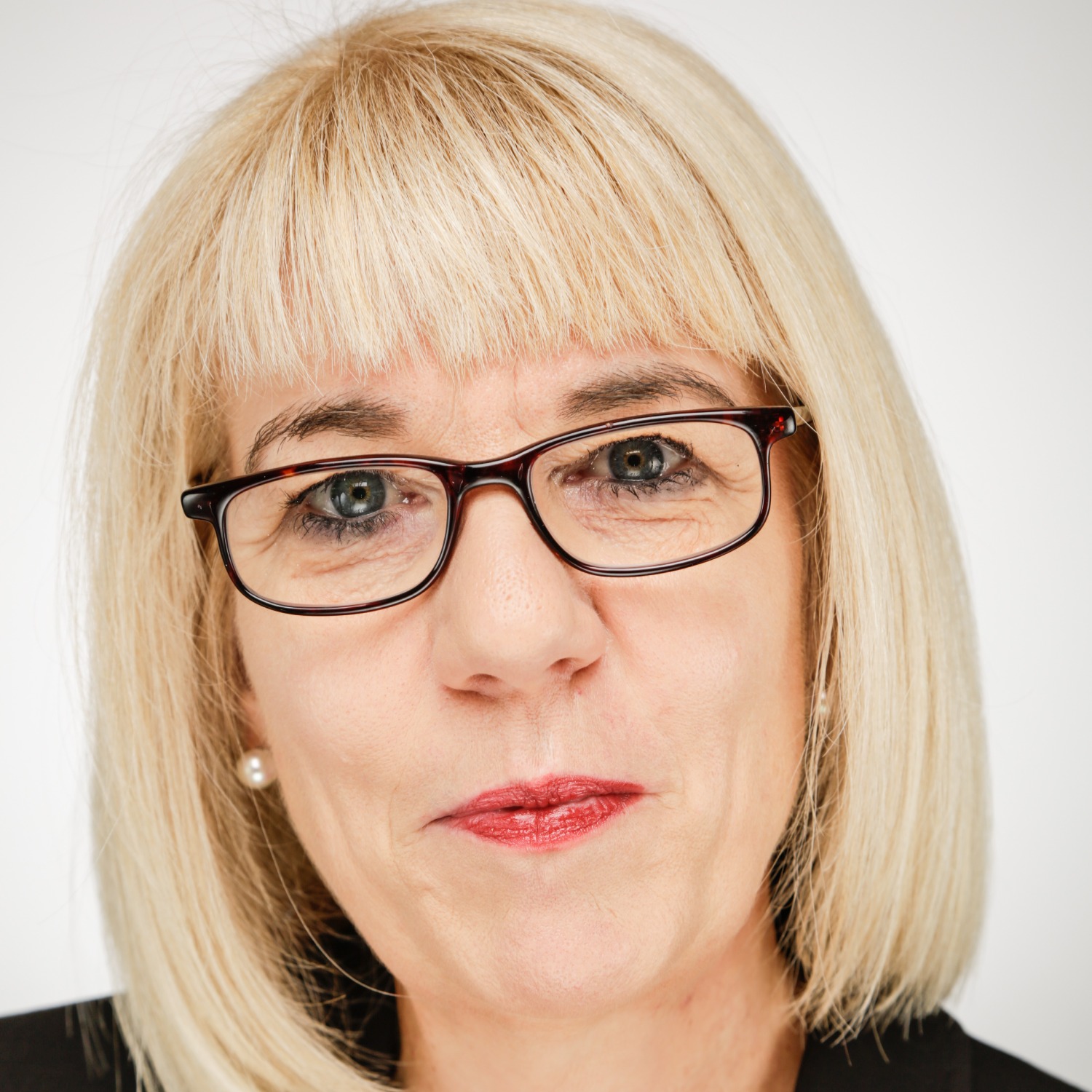 Allianz Versicherung Beytullah Bayram Hainburg - Sabine Broja