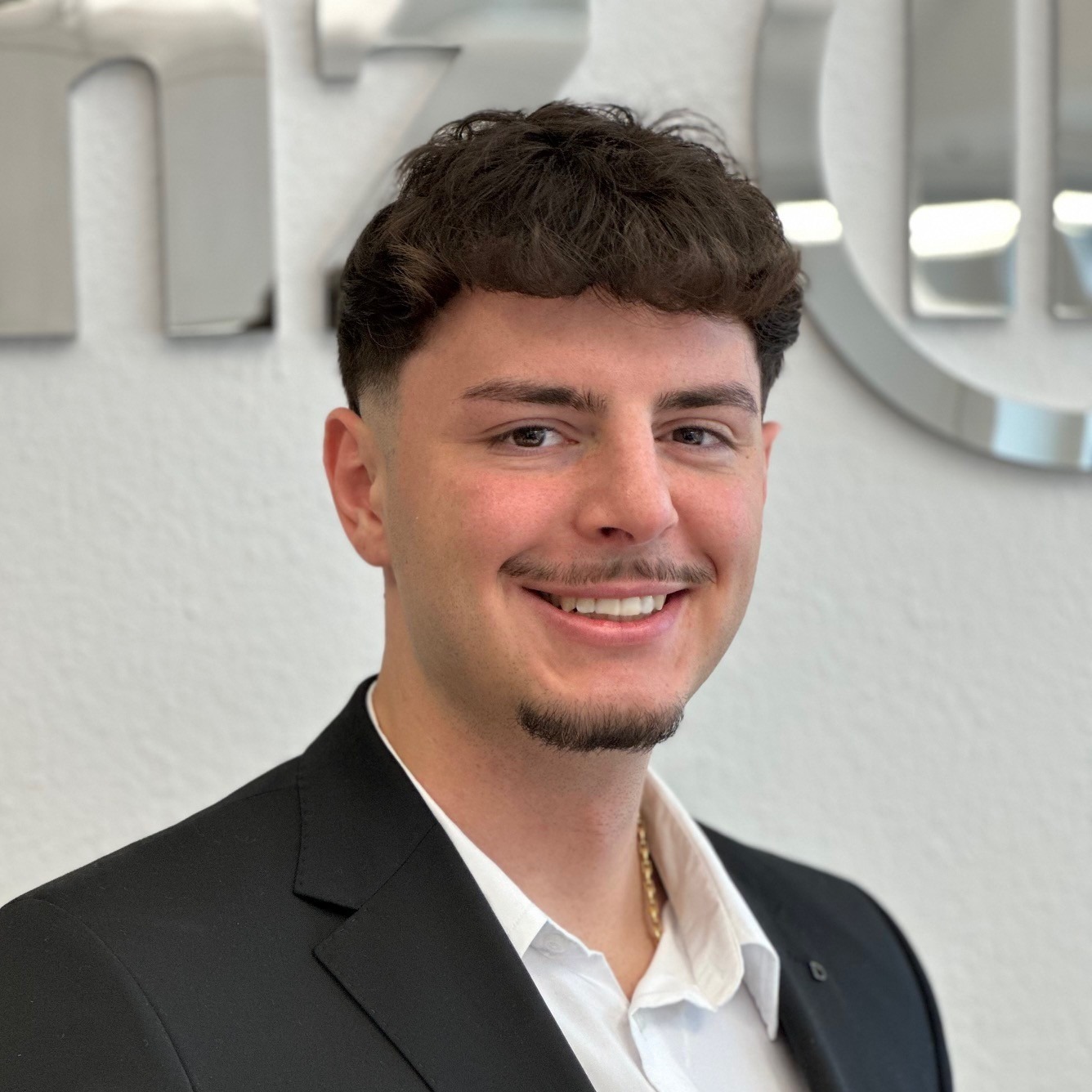 Allianz Versicherung Breuer und Marquart Stuttgart - Dean Kanalas