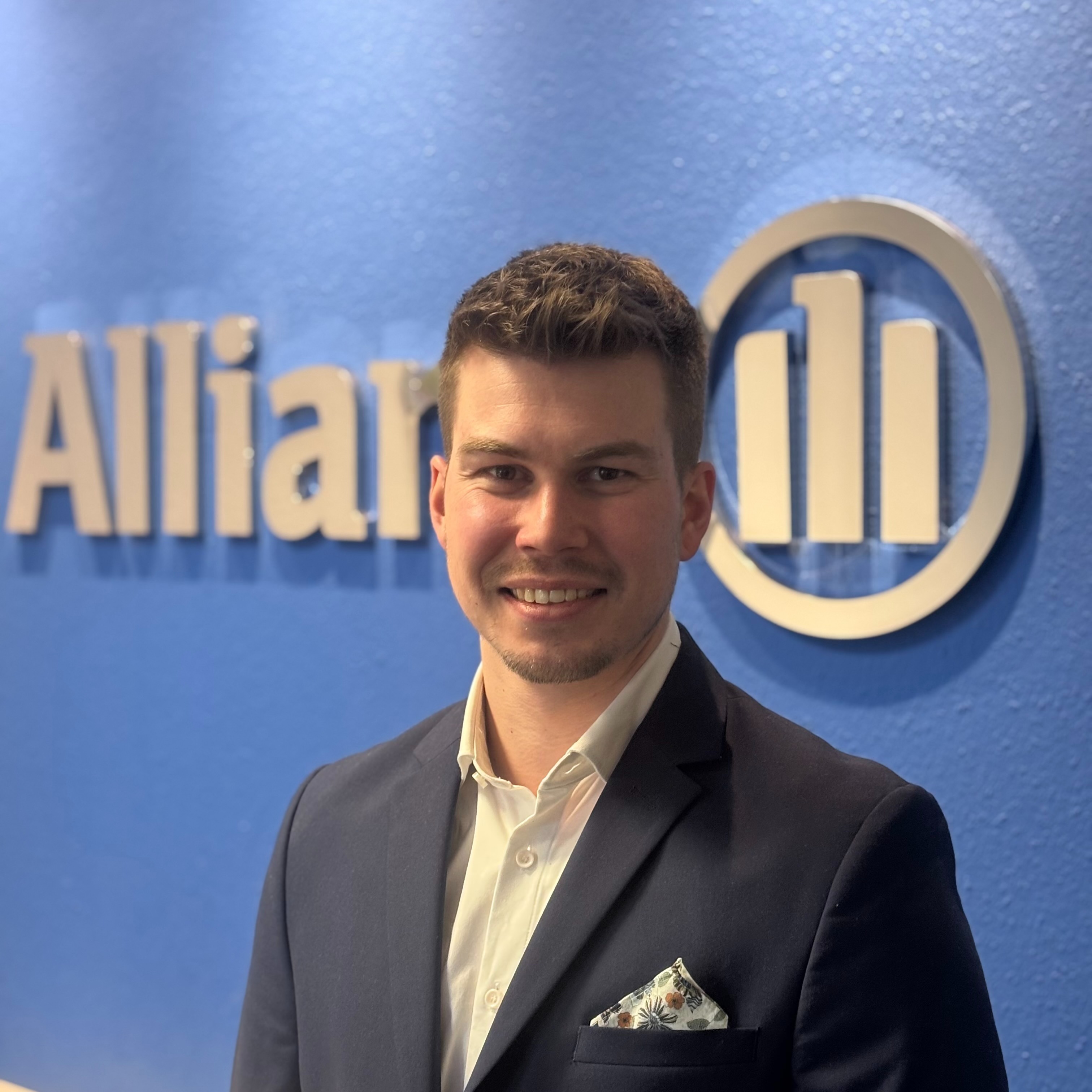 Allianz Versicherung Generalvertretung Bührig Schnekenburger Hinz OHG Bräunlingen - Marius Wiehl Allianz Bräunlingen Pfohren