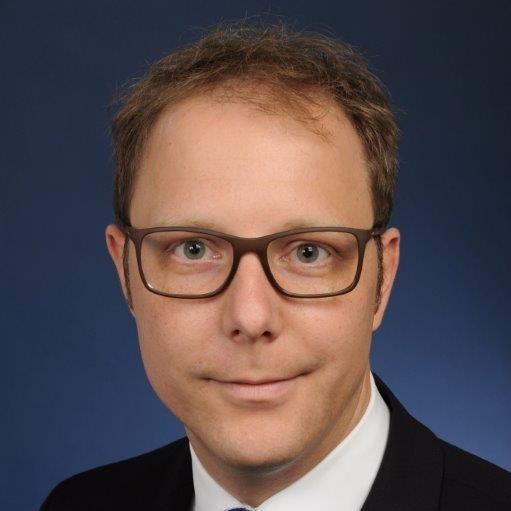 Allianz Versicherung Cem Jacobsen München - Kapitalmarktexperte Benjamin Eder, München