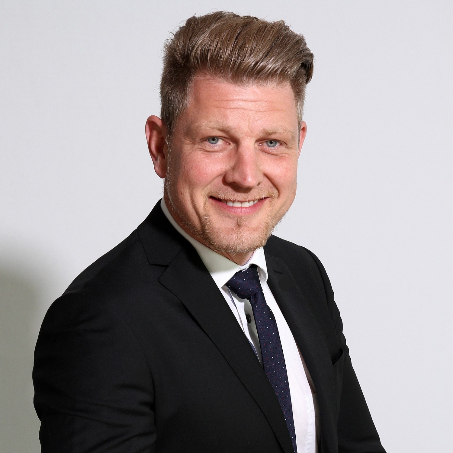 Allianz Versicherung Christin Weikard Weiden in der Oberpfalz - Tino Krahmer