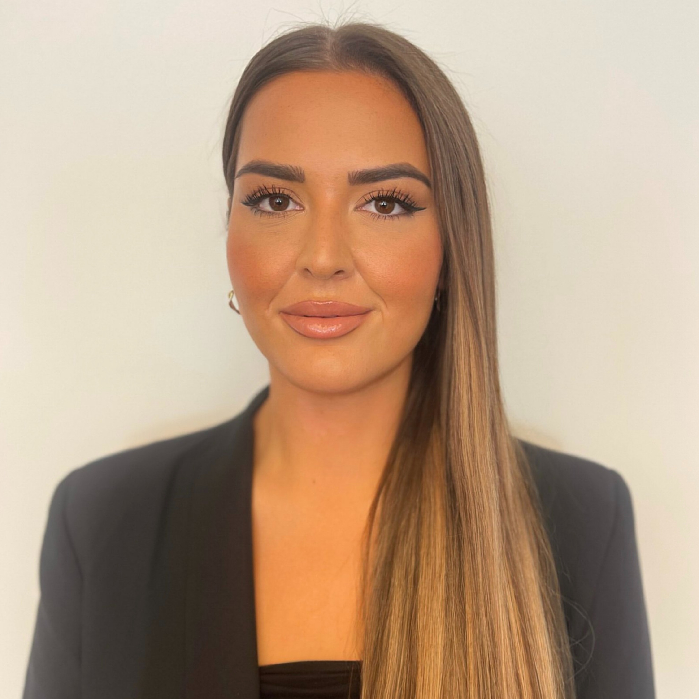 Allianz Versicherung Dunja Schmitz Köln - Allianz Dunja Schmitz, Fatmanur Bagci