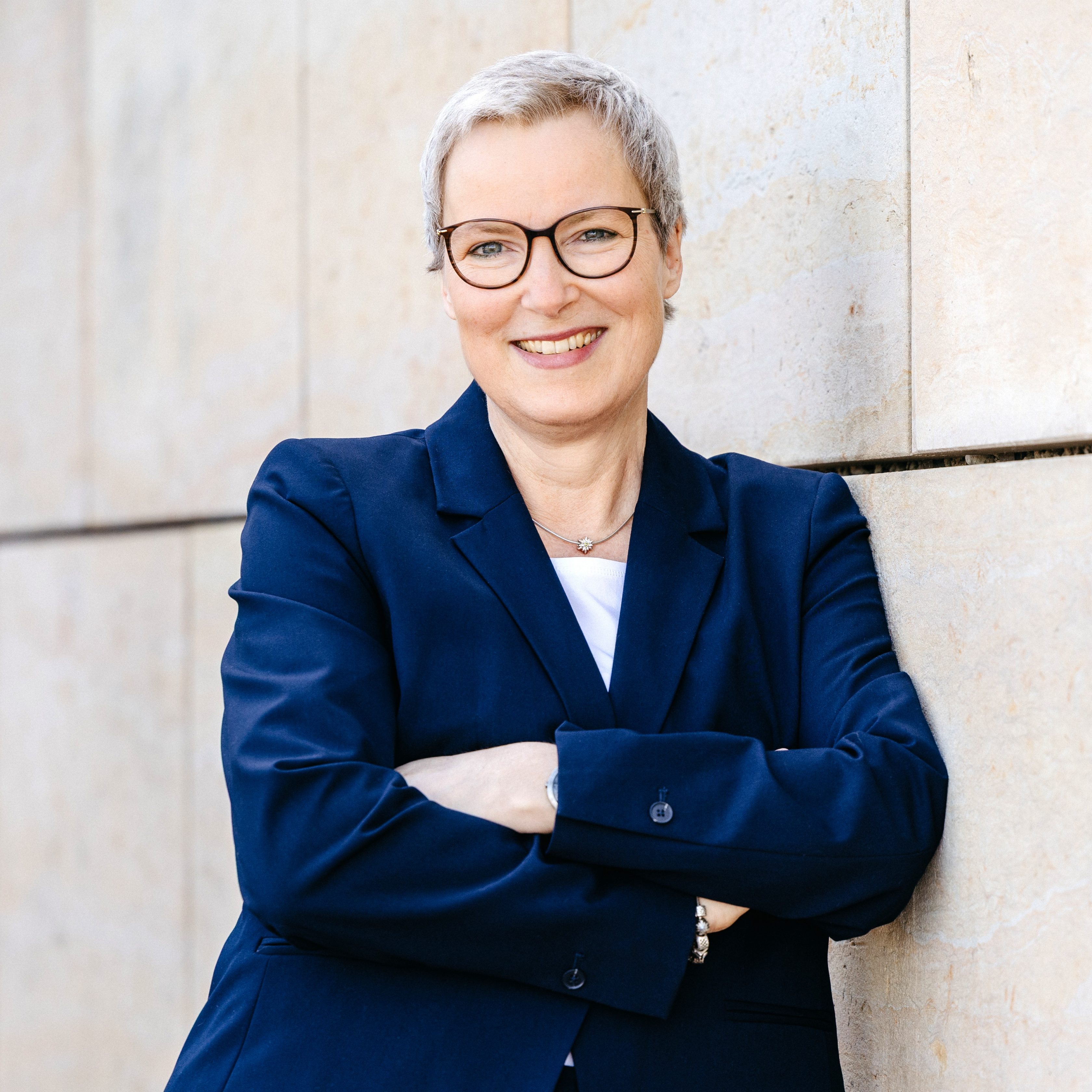 Allianz Versicherung Generalvertretung Ernsing Assekuranz OHG Düsseldorf - Karola Russ