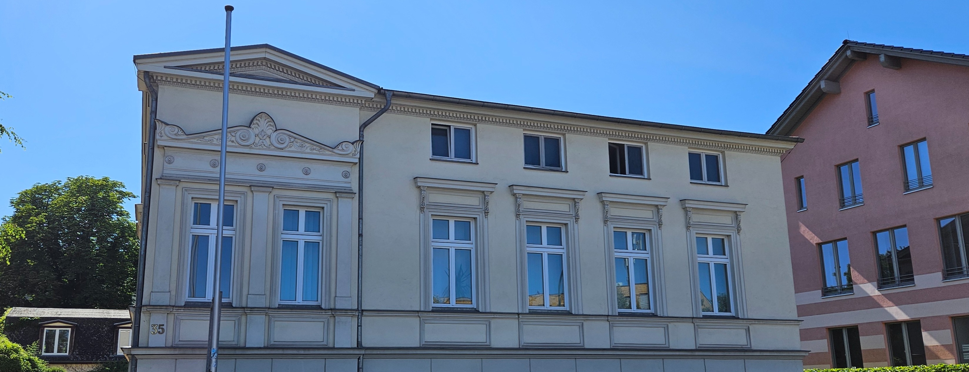 Allianz Versicherung Falco Hübner Potsdam - Außenansicht Agentur - Behlertstraße 35