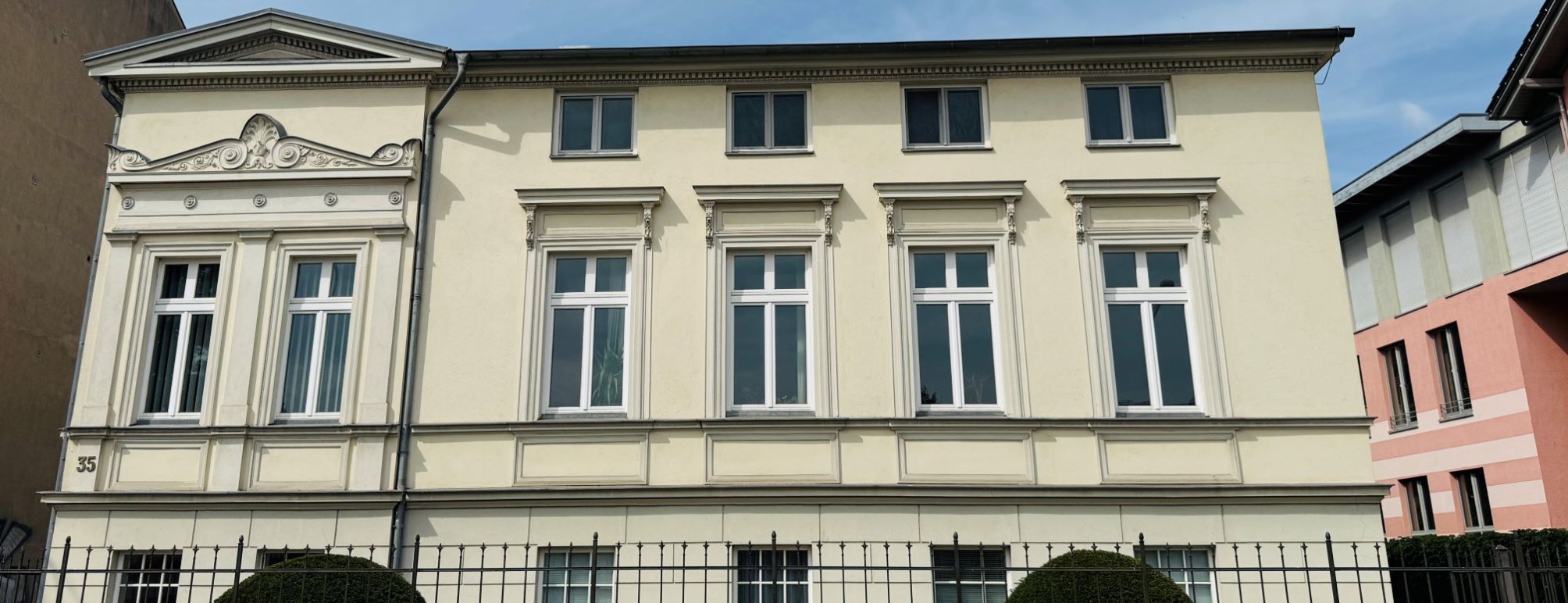 Allianz Versicherung Falco Hübner Potsdam - Außenansicht Agentur - Behlertstraße 35