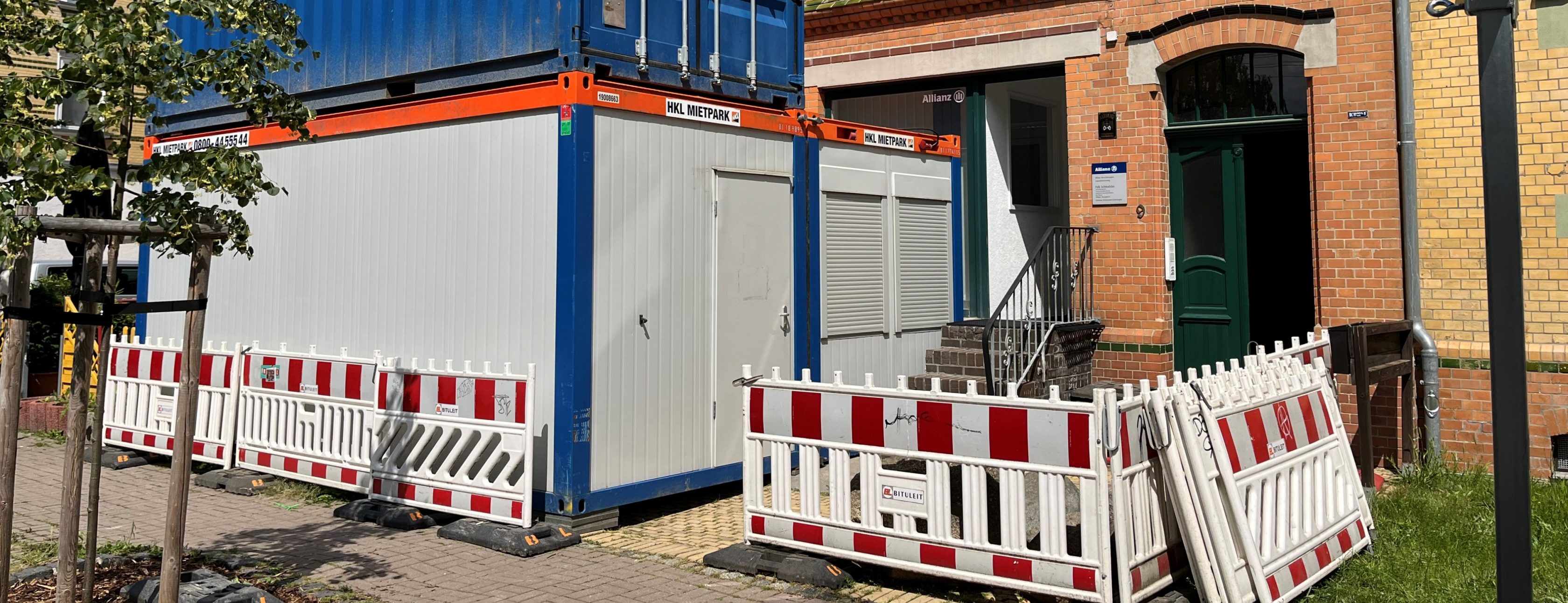 Allianz Versicherung Falk Schmutzler Borsdorf - Bürocontainer während Sanierung