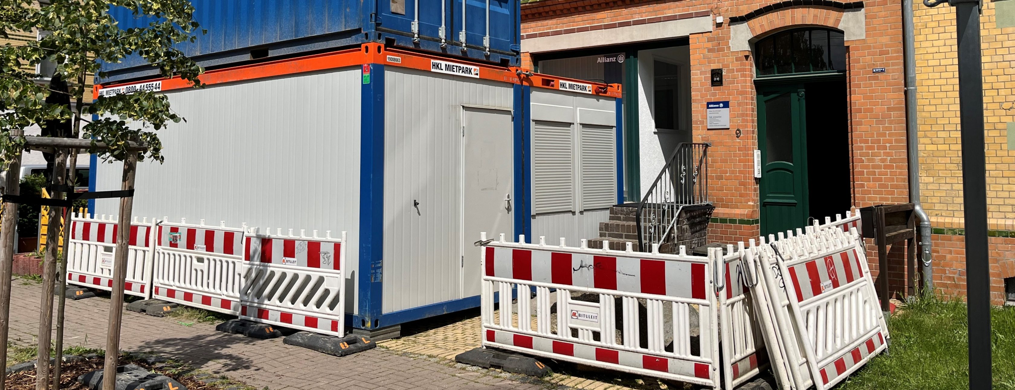 Allianz Versicherung Falk Schmutzler Borsdorf - Bürocontainer während Sanierung