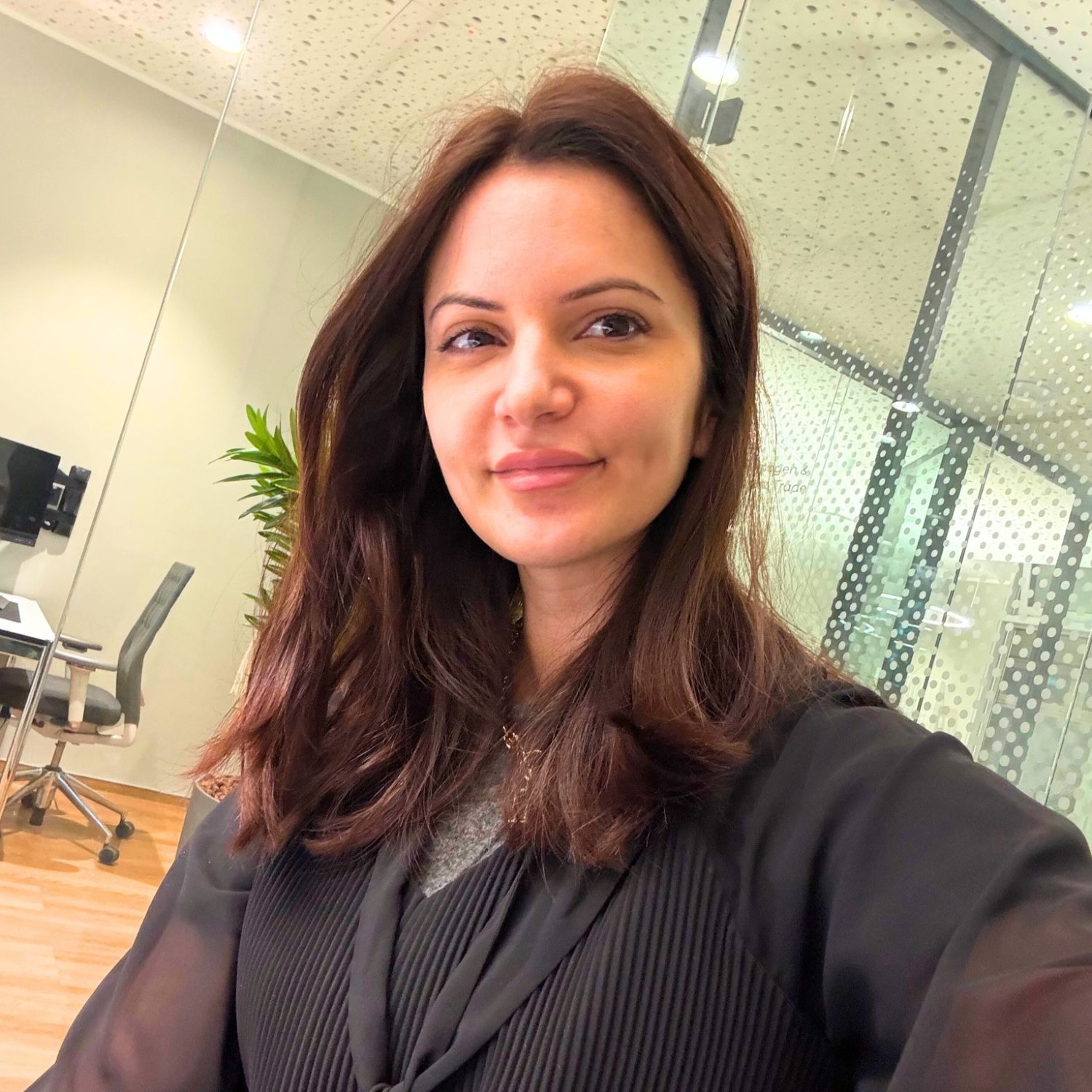 Allianz Versicherung Fatma Yüksel Berlin - Fatma Yüksel