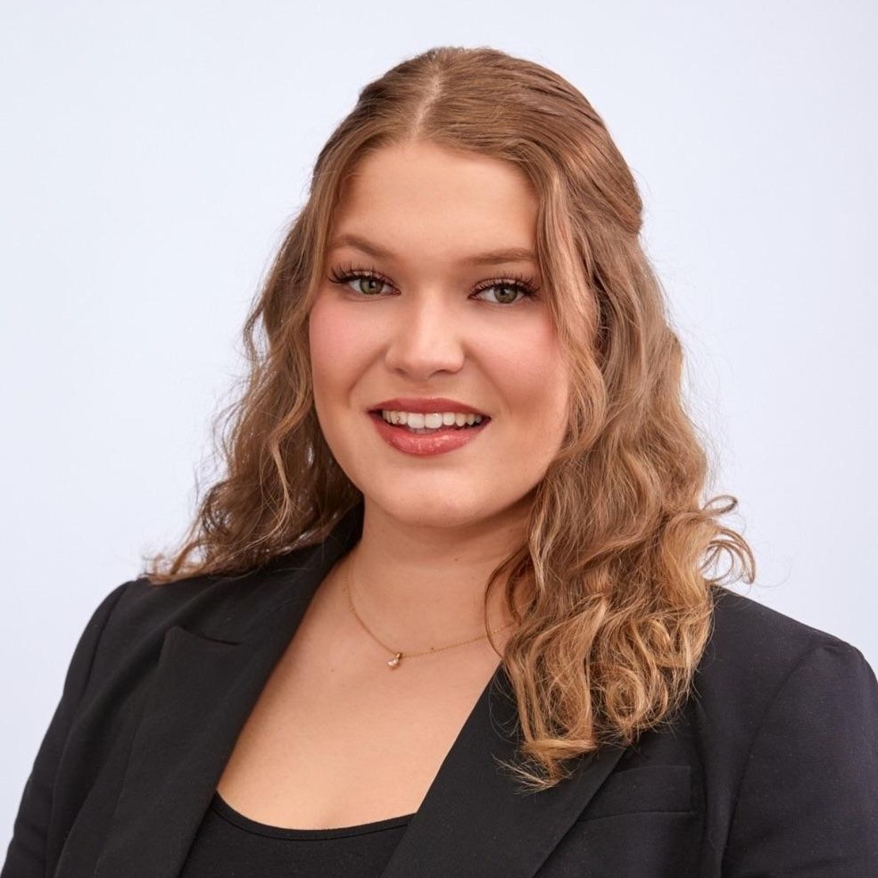 Allianz Versicherung Finanzkontor Riccius und Kul OHG Rellingen - Lynn Struck Expertin für Kundenservice in Rellinge