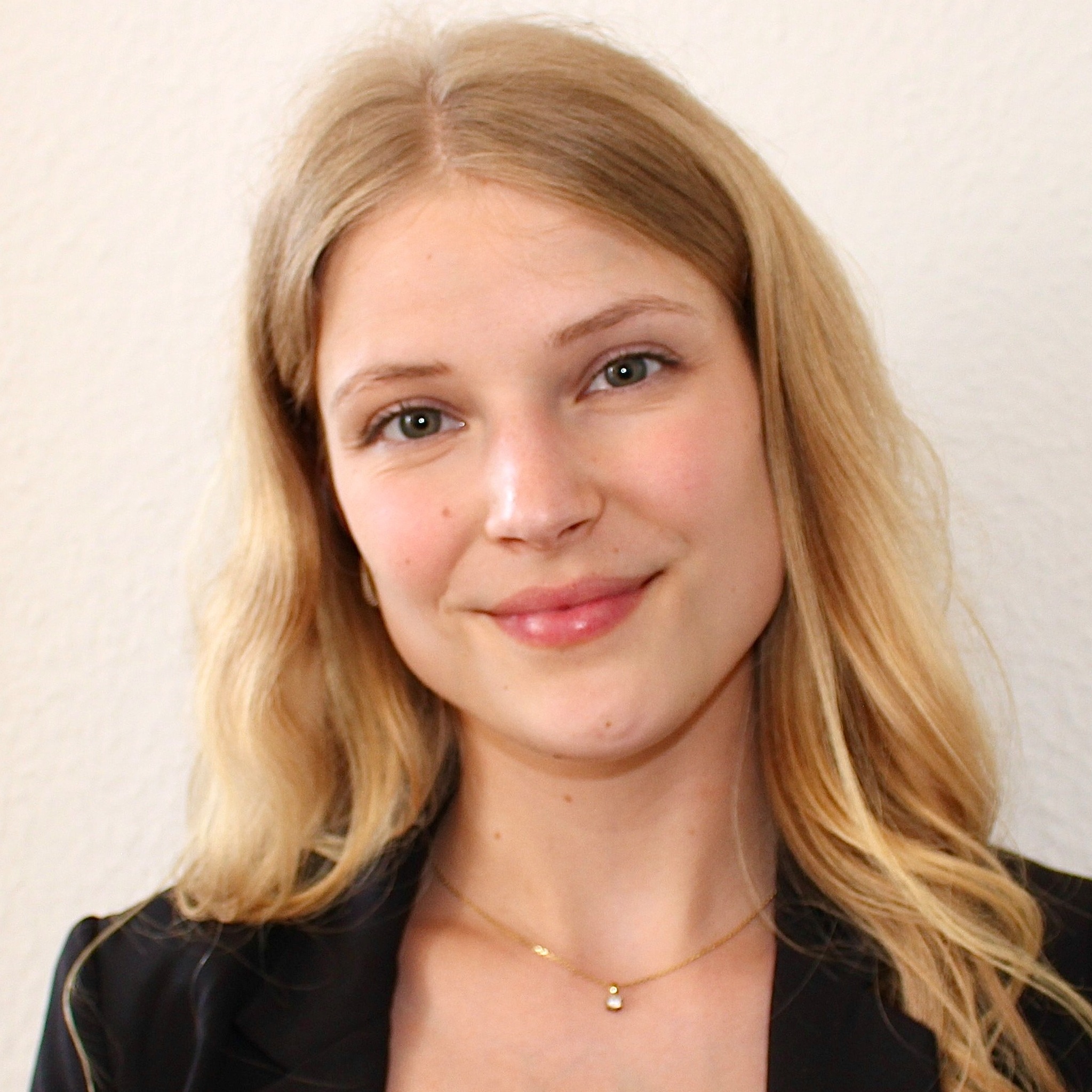 Allianz Versicherung Gunnar Töpfer Dresden - Allianz GV Gunnar Töpfer Dresden Gina Richter