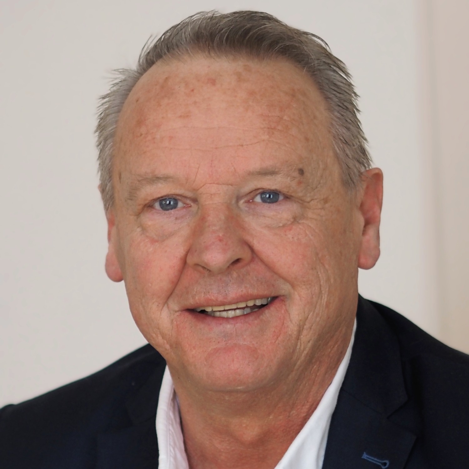 Allianz Versicherung Dipl.-Ing.Franziska Keil Oettingen in Bayern - Unfall,Leben,Sach,KUS,Zahnzusatz,Tier,Hund,GUN,KFZ