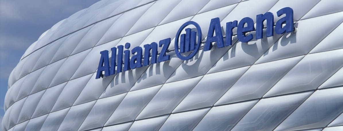 Allianz Versicherung Jan Ruhbach Strasburg - DIE Allianz Arena in Weiß/Blau