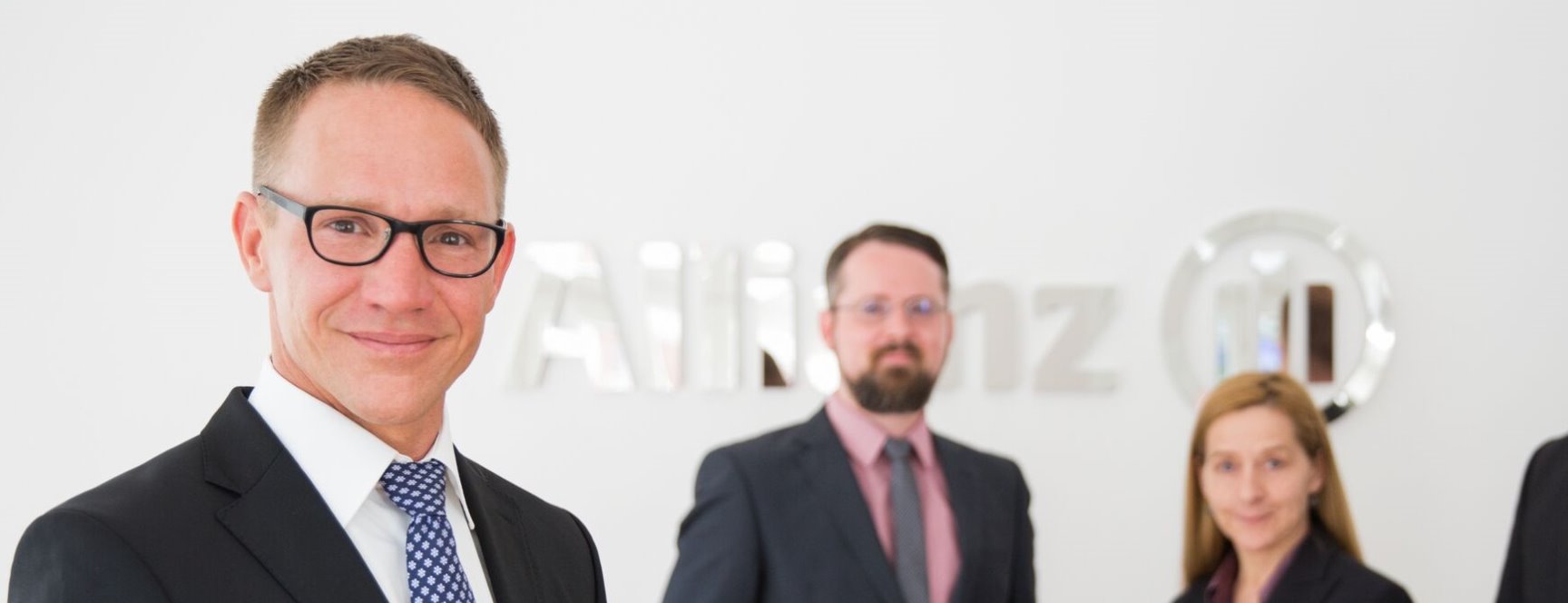 Allianz Versicherung Julian Treeck Berlin - Titelbild