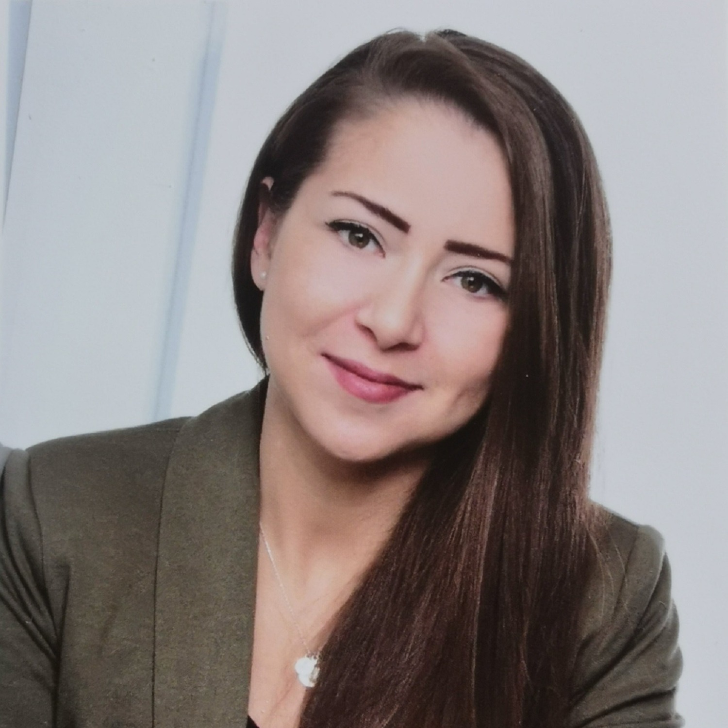 Allianz Versicherung Kaan Cakir Essen - Esra Zupani