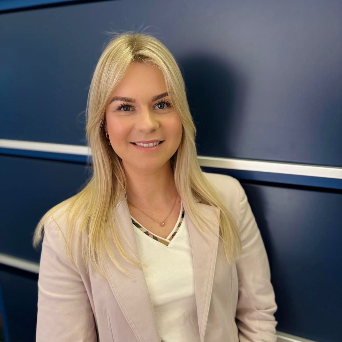 Allianz Versicherung Marek Schwegat Ermsleben - Julia Meyer