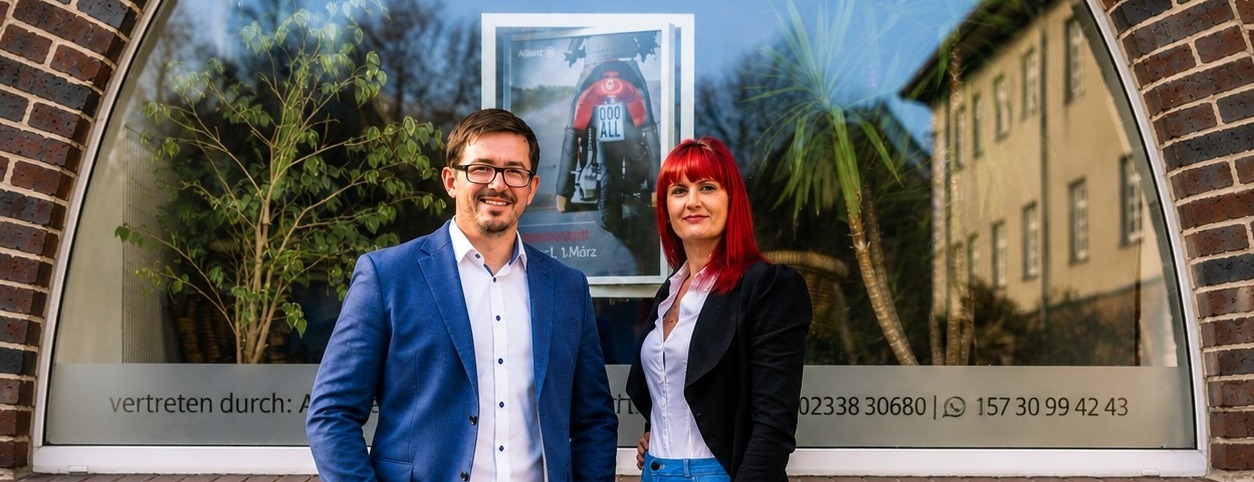Allianz Versicherung Mathias Forkmann Chemnitz - Mathias Forkmann Christin Liebers vor der Allianz Ammonstraße in Chemnitz Altendorf