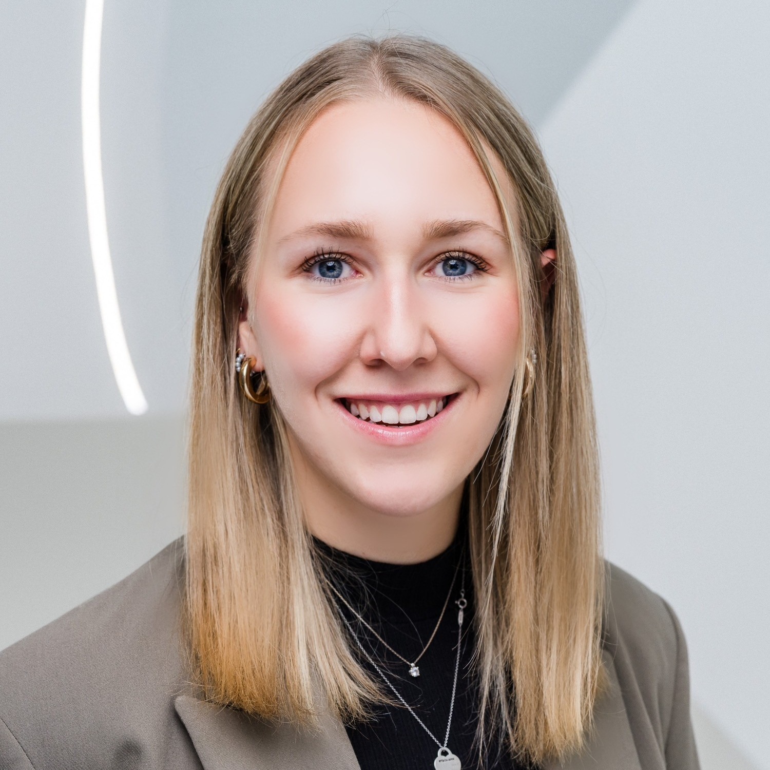 Allianz Versicherung Matthias Molitor Kirchzarten - Laura Dold