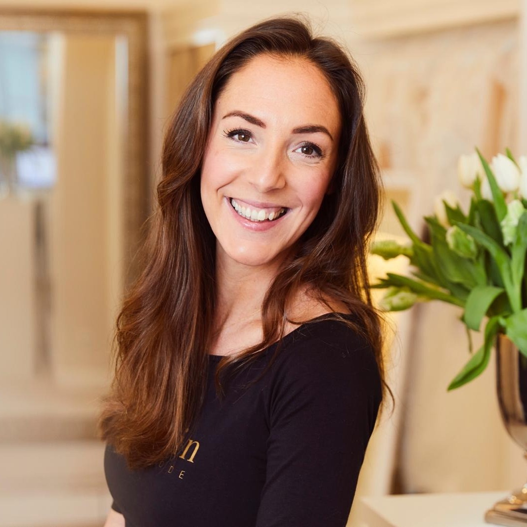 Allianz Versicherung Max von Arnim Hamburg - Mona Pashkov