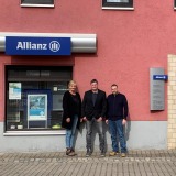Allianz Versicherung Michael Kanzler Raschau-Markersbach - Ihr Agenturteam vor dem Hauptbüro in 08352 Raschau