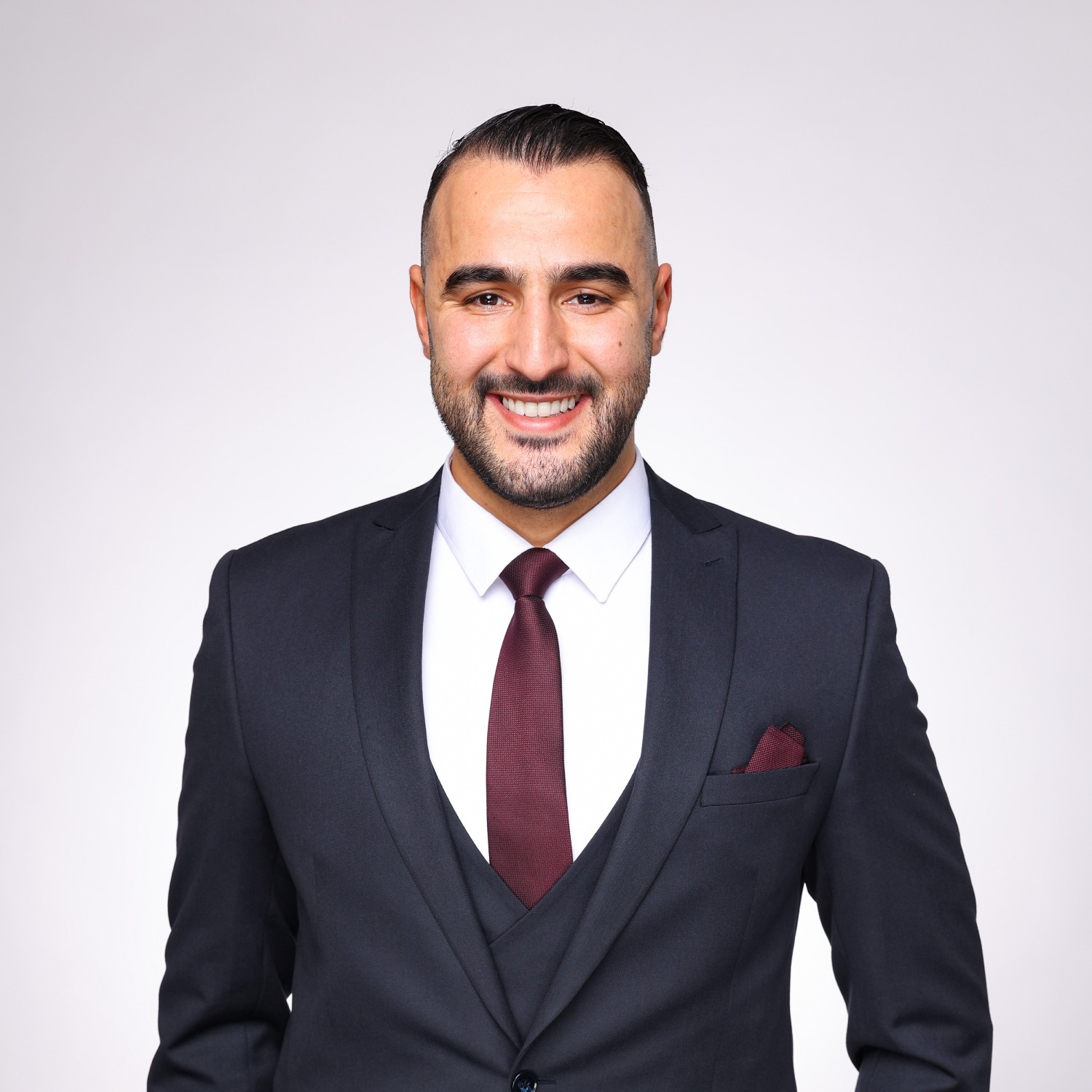 Allianz Versicherung Mohamed Moamedi Düsseldorf - Firmenversicherung, Krankenversicherung, KFZ, Sportwagenversicherung, Luxusuhren, Schmuck, Oldtimer
