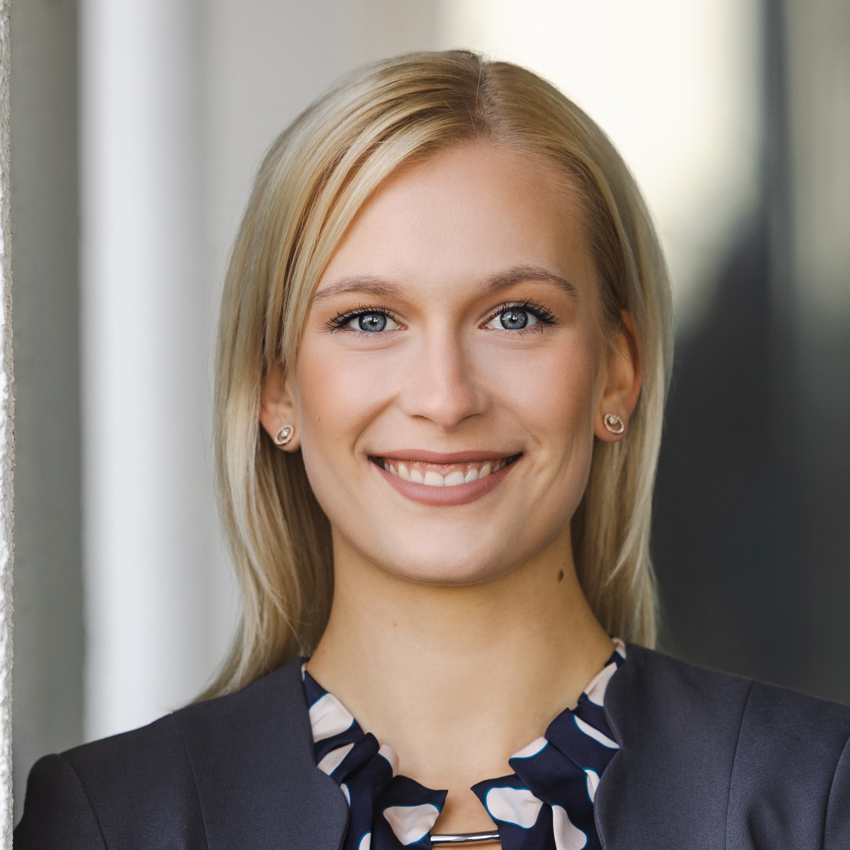Allianz Versicherung Murat Sen Eggenstein-Leopoldshafen - Alina Zeh