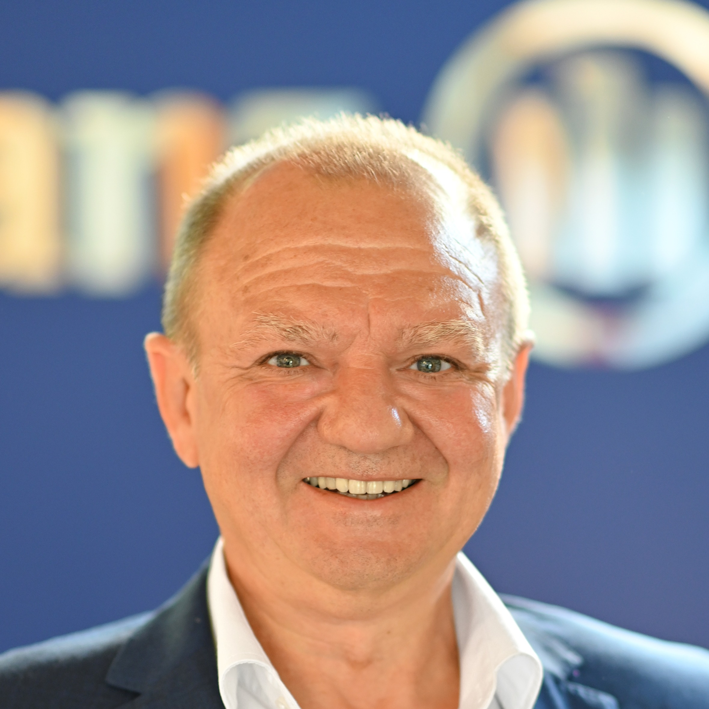 Allianz Versicherung Nicolas Biehl Hamburg - Arpad 