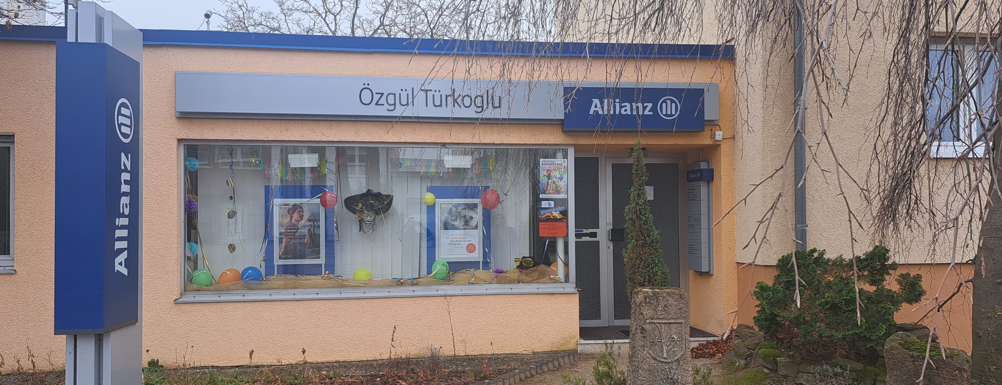 Allianz Versicherung Özgül Türkoglu Weisenheim am Sand - Schaufenster
