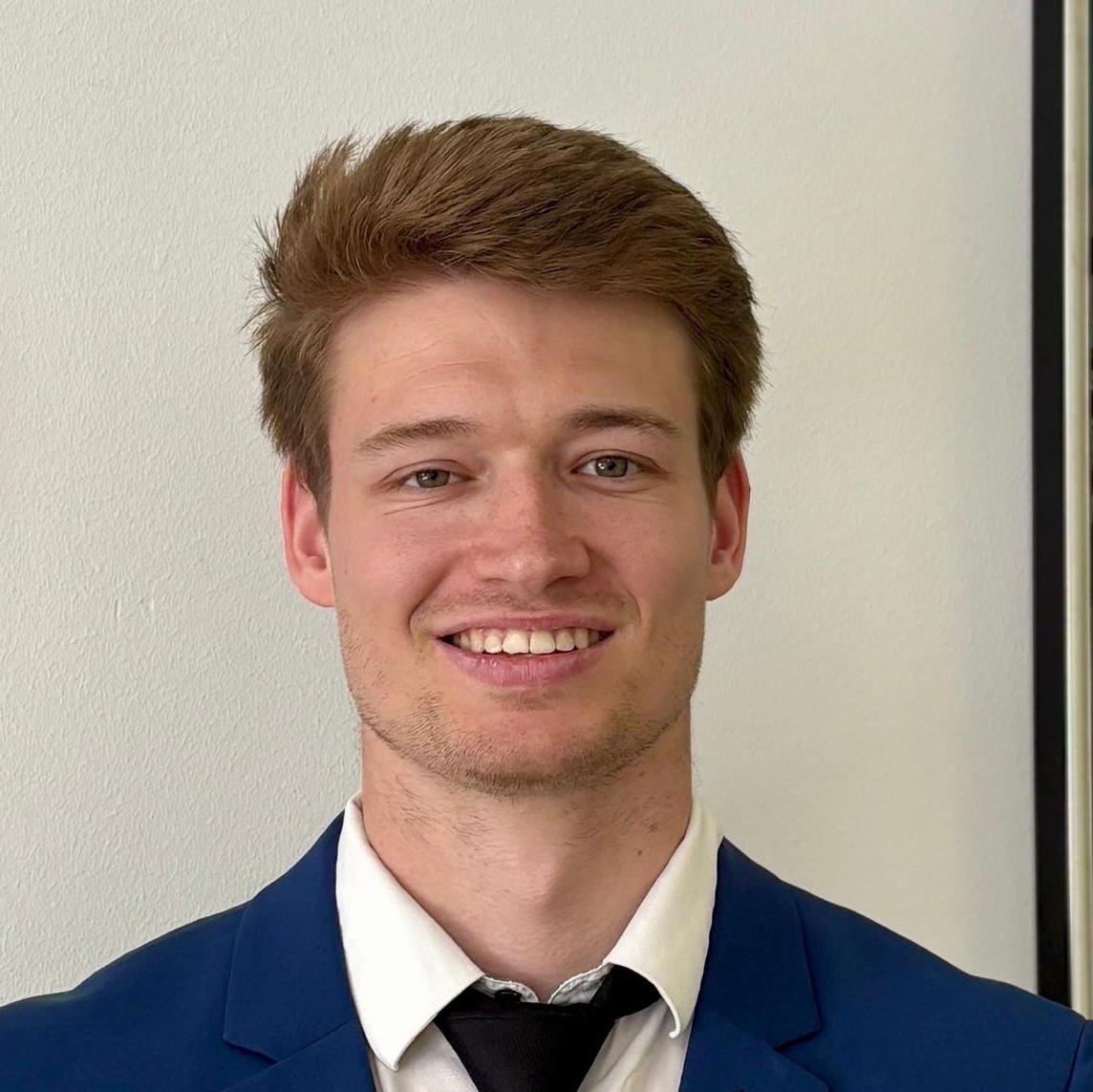 Allianz Versicherung Pardis Fardjad-Azad Berlin - Ulrich_Portrait